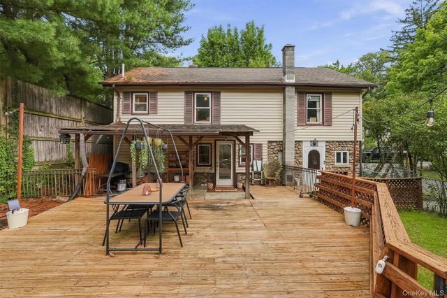 164 Woodland Avenue, Pearl River, NY 10965