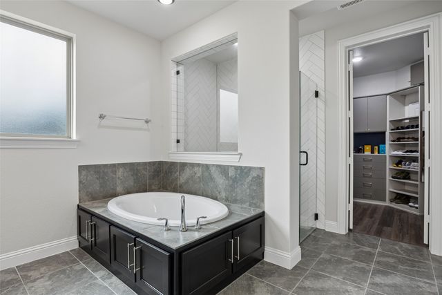 1800 Tall Grass Court, Mansfield, TX 76063