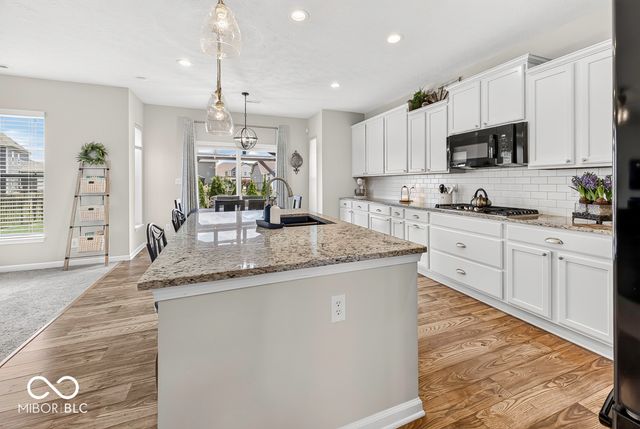 4201 Saddle Club Parkway, Bargersville, IN 46106