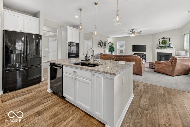 4201 Saddle Club Parkway, Bargersville, IN 46106