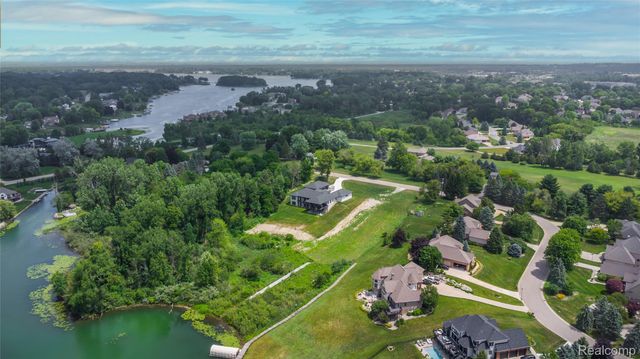 4172 Northshore Drive, Fenton Charter Township, MI 48430