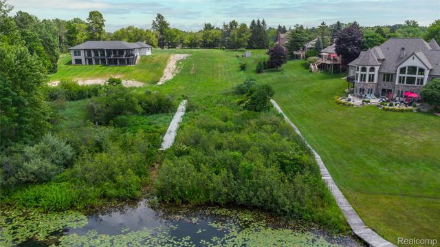 4172 Northshore Drive, Fenton Charter Township, MI 48430