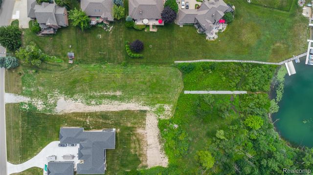 4172 Northshore Drive, Fenton Charter Township, MI 48430