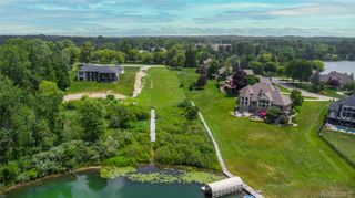4172 Northshore Drive, Fenton Charter Township, MI 48430