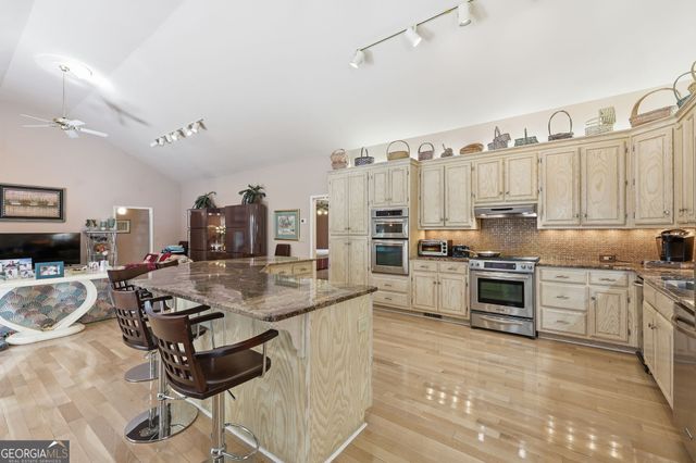 6558 Lanier Island Parkway, Buford, GA 30518