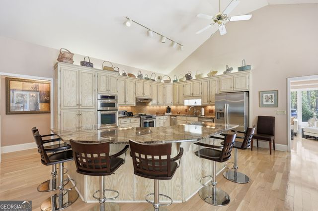 6558 Lanier Island Parkway, Buford, GA 30518