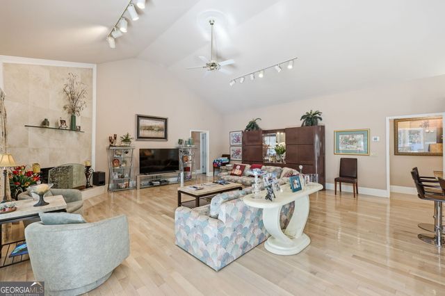 6558 Lanier Island Parkway, Buford, GA 30518