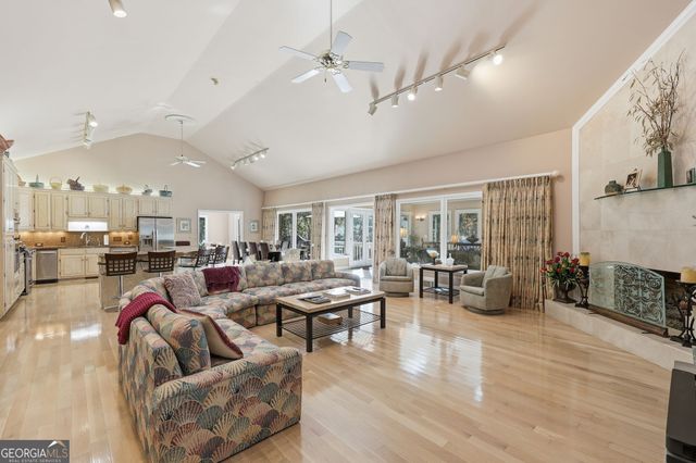 6558 Lanier Island Parkway, Buford, GA 30518