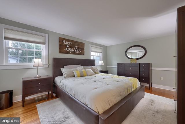 2737 LONG FARM LN, Lancaster, PA 17601
