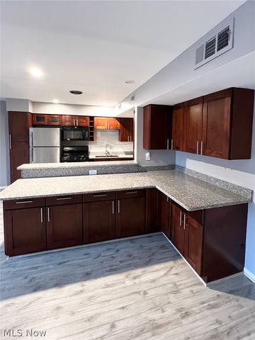 20301 Shelburne Road 9B, Shaker Heights, OH 44118
