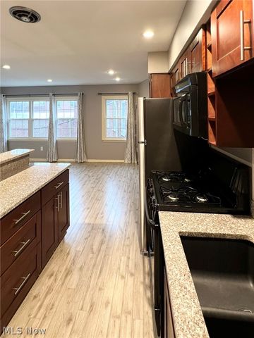 20301 Shelburne Road 9B, Shaker Heights, OH 44118