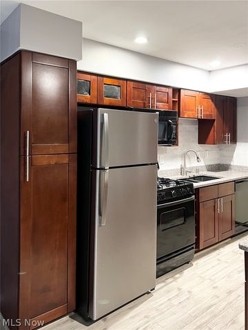 20301 Shelburne Road 9B, Shaker Heights, OH 44118
