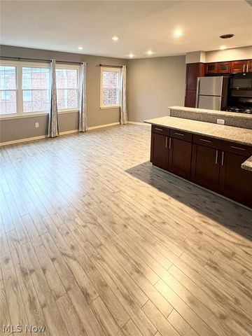 20301 Shelburne Road 9B, Shaker Heights, OH 44118