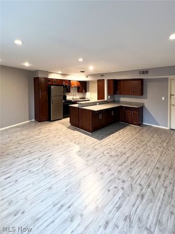 20301 Shelburne Road 9B, Shaker Heights, OH 44118