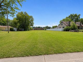 5610 Noll Street, Sterling Heights, MI 48310