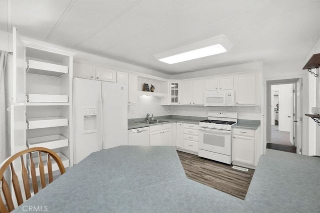 22780 Skylink Drive, Canyon Lake, CA 92587