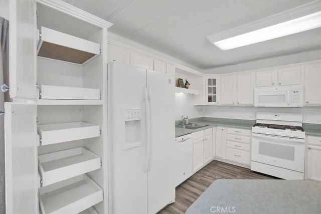 22780 Skylink Drive, Canyon Lake, CA 92587