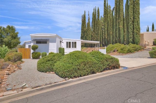 22780 Skylink Drive, Canyon Lake, CA 92587