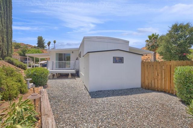 22780 Skylink Drive, Canyon Lake, CA 92587