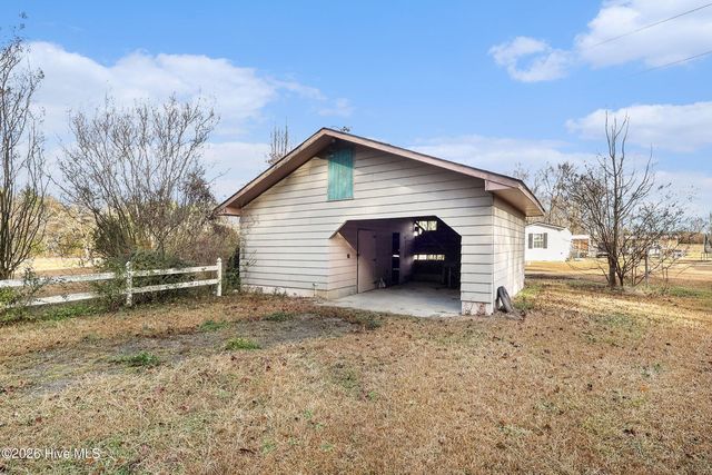 1249 Fann School Road, Salemburg, NC 28385