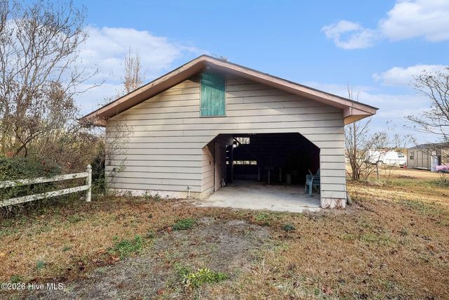 1249 Fann School Road, Salemburg, NC 28385