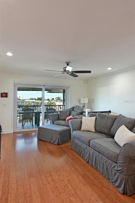 Image 11 of property listing at 10313 WATERBIRD WAY 4, Bradenton, FL 34209