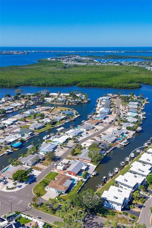 Image 4 of property listing at 10313 WATERBIRD WAY 4, Bradenton, FL 34209