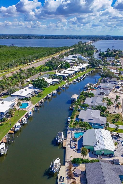 Image 45 of property listing at 10313 WATERBIRD WAY 4, Bradenton, FL 34209