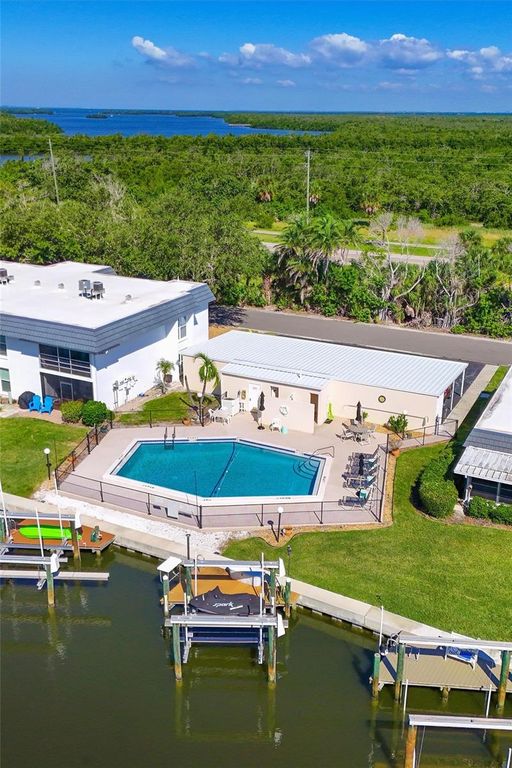 Image 46 of property listing at 10313 WATERBIRD WAY 4, Bradenton, FL 34209