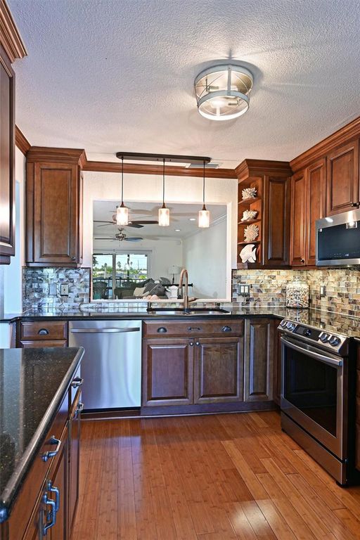 Image 6 of property listing at 10313 WATERBIRD WAY 4, Bradenton, FL 34209