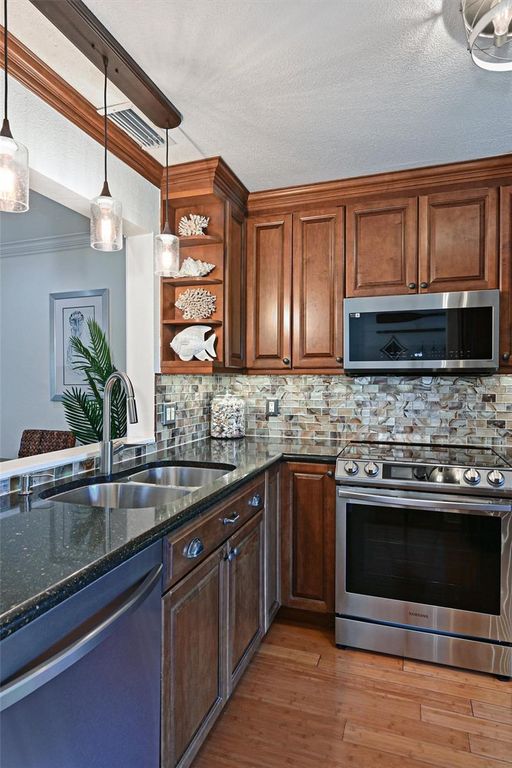 Image 7 of property listing at 10313 WATERBIRD WAY 4, Bradenton, FL 34209