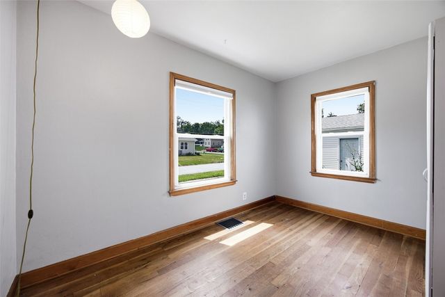 1040 2nd Avenue, Marion, IA 52302
