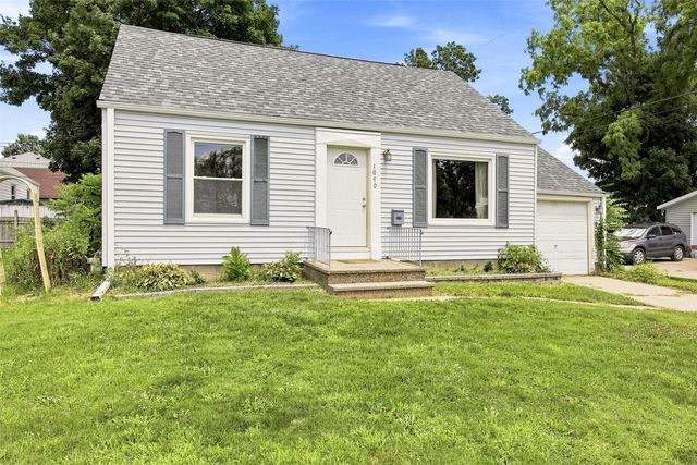 1040 2nd Avenue, Marion, IA 52302