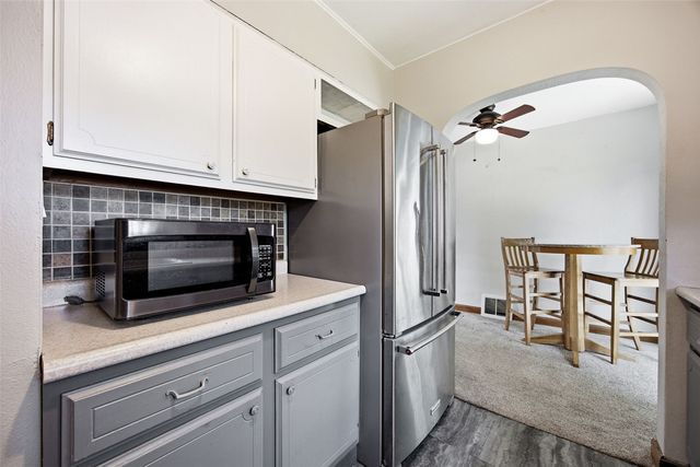 1040 2nd Avenue, Marion, IA 52302