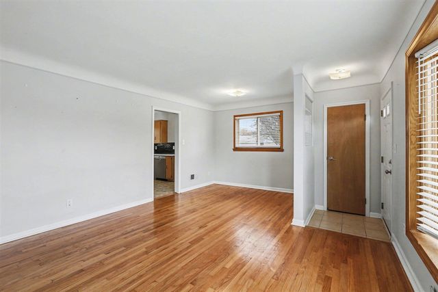 29043 Hathaway, Livonia, MI 48150