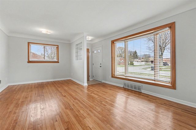 29043 Hathaway, Livonia, MI 48150