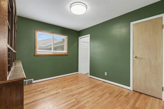 29043 Hathaway, Livonia, MI 48150