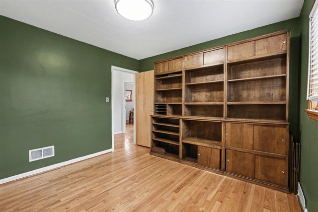 29043 Hathaway, Livonia, MI 48150