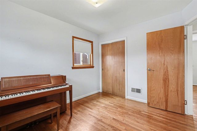 29043 Hathaway, Livonia, MI 48150
