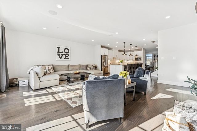 405 GLADSTONE CT, Malvern, PA 19355