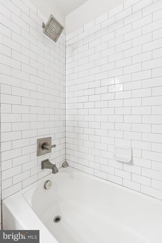 405 GLADSTONE CT, Malvern, PA 19355