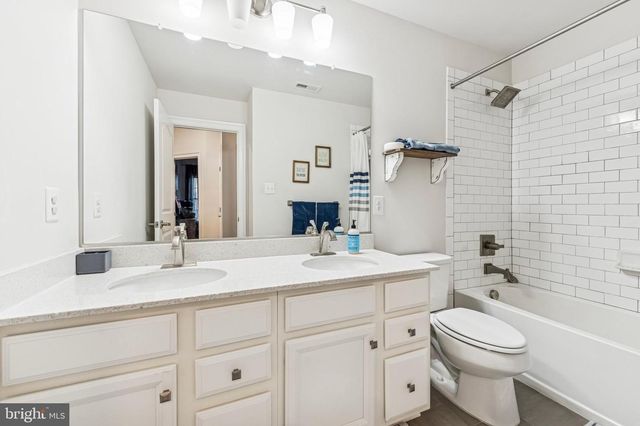 405 GLADSTONE CT, Malvern, PA 19355