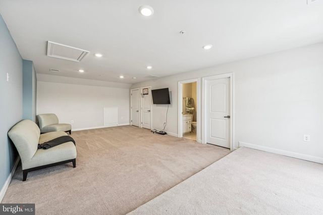 405 GLADSTONE CT, Malvern, PA 19355