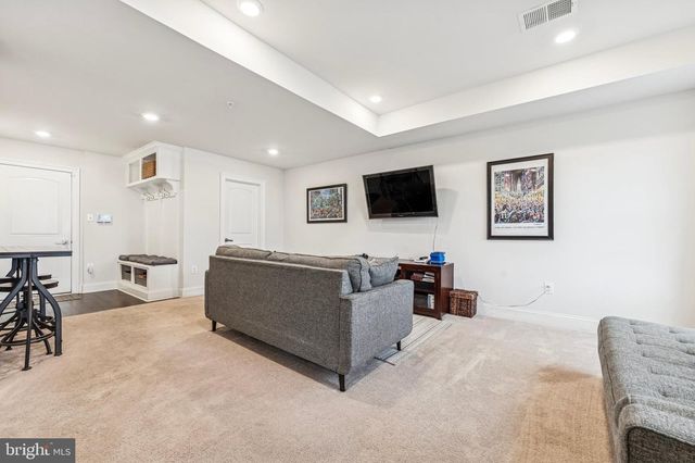 405 GLADSTONE CT, Malvern, PA 19355