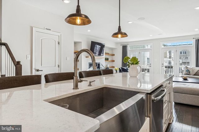 405 GLADSTONE CT, Malvern, PA 19355