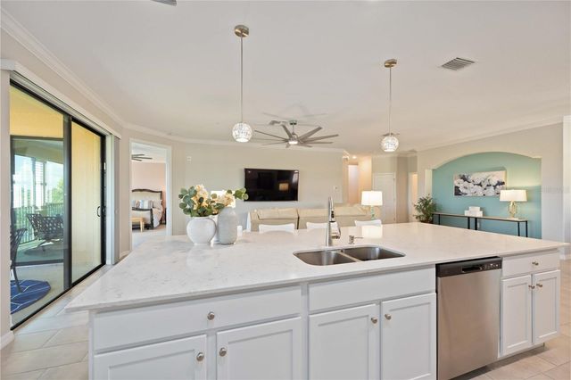 10817 TARFLOWER DRIVE 201, Venice, FL 34293