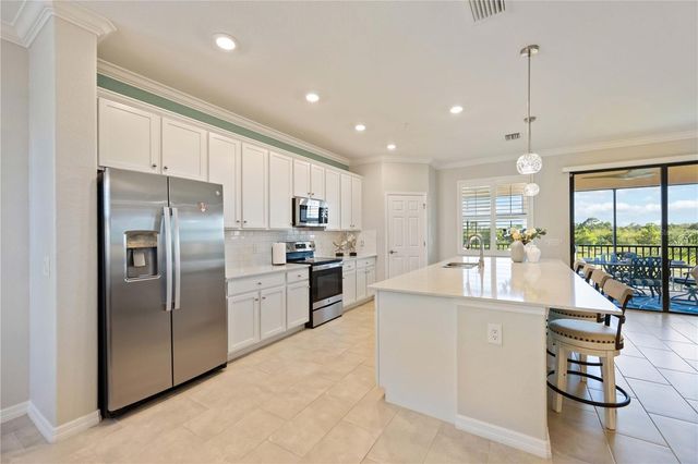 10817 TARFLOWER DRIVE 201, Venice, FL 34293