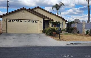 725 18th Place, Delano, CA 93215