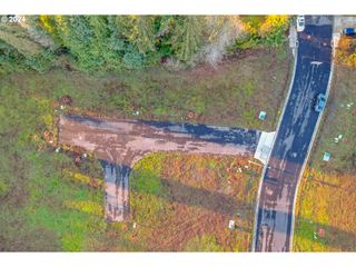 1463 -1469 Barn Ct, Woodburn, OR 97071