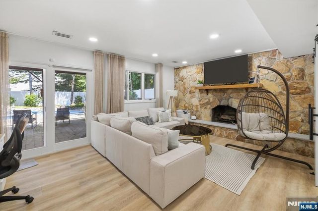 149 Sherwood Drive, Ramsey, NJ 07446